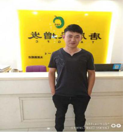 從“謝頂流蘇”到時(shí)尚潮人，他是怎么做到的？